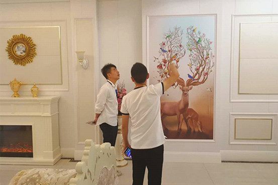 金粉世家集成墙面闪耀电视新闻，引领家装新风尚